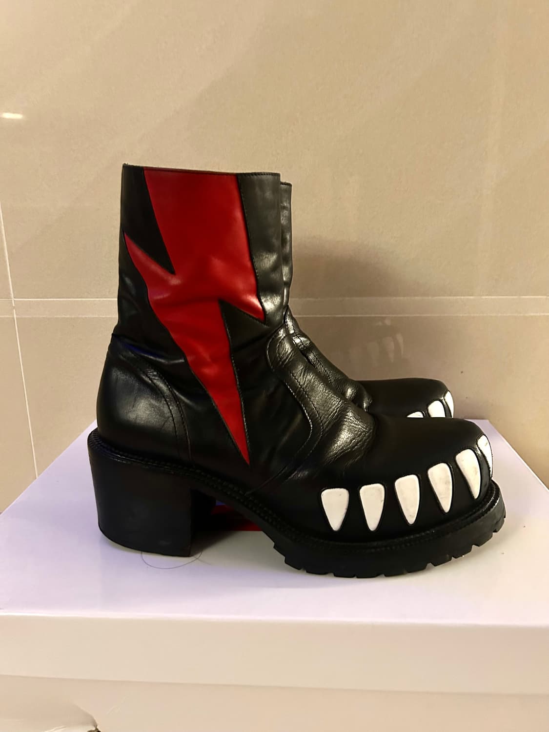 Hyper Glam Ankle leather Boots 상품이미지4