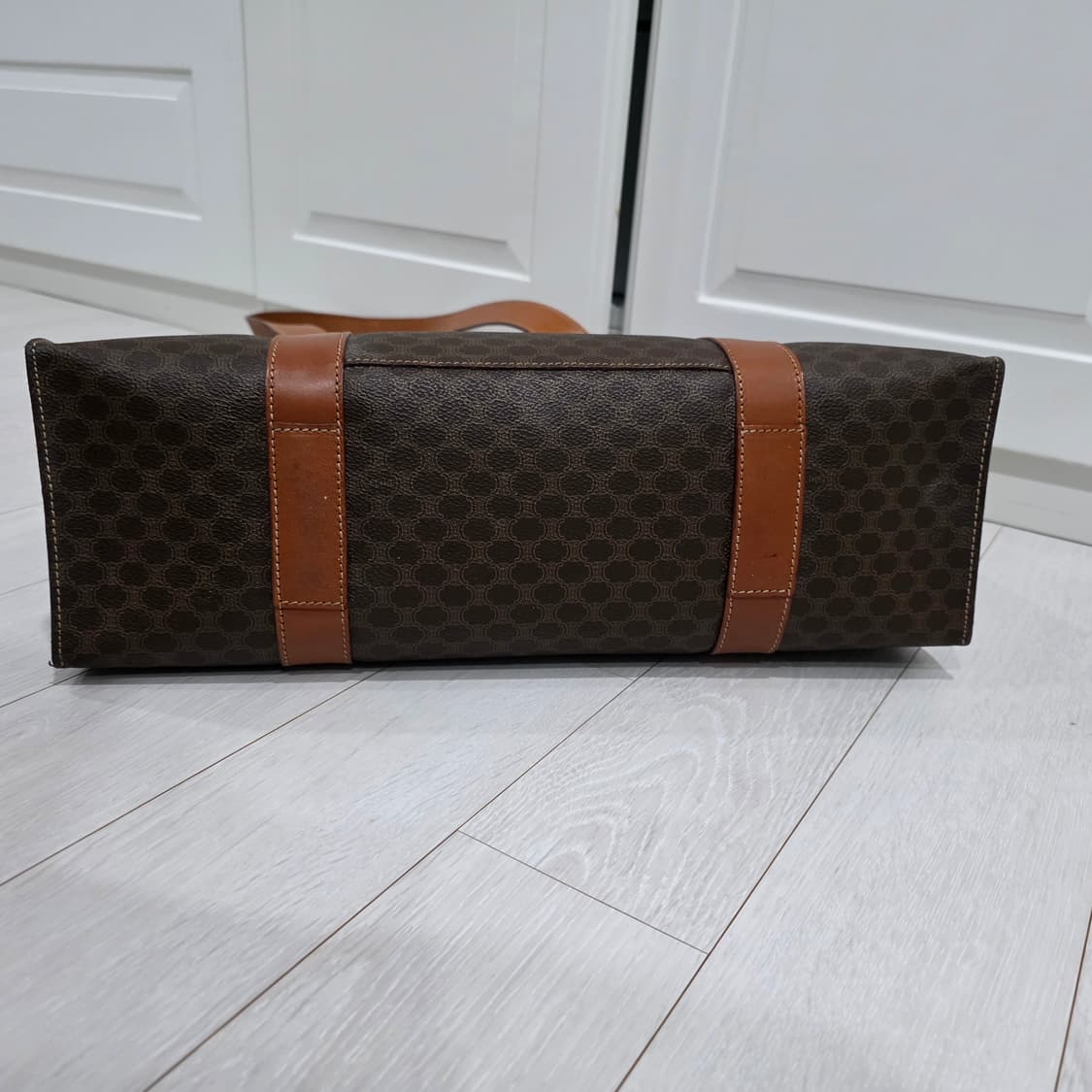 셀린느 마카담 트리옹프 숄더백 쇼퍼백 남녀공용 주우재백 상품이미지7