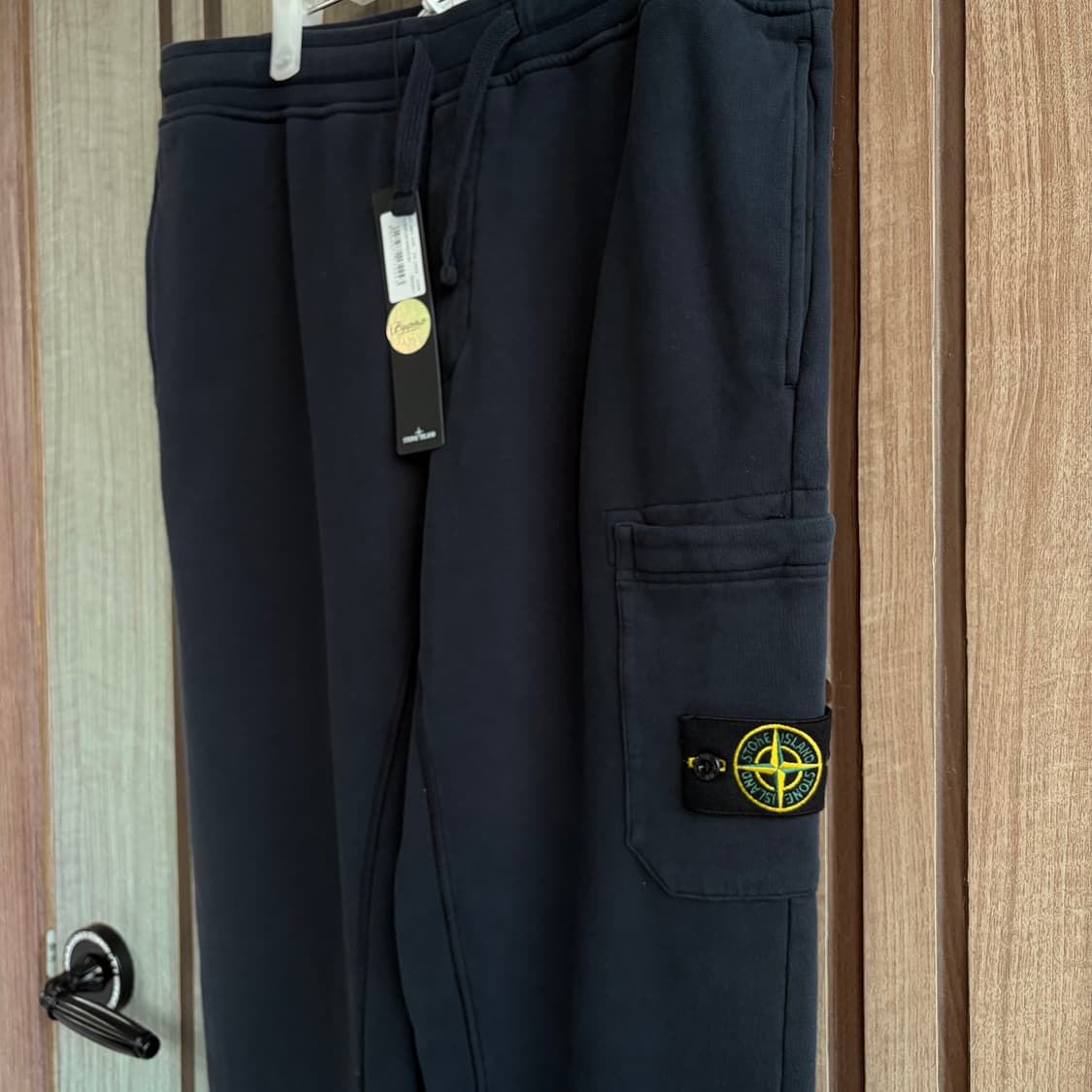 새상품(XL)스톤아일랜드 와펜 패치 카고 트레이닝 팬츠 네이비 상품이미지1