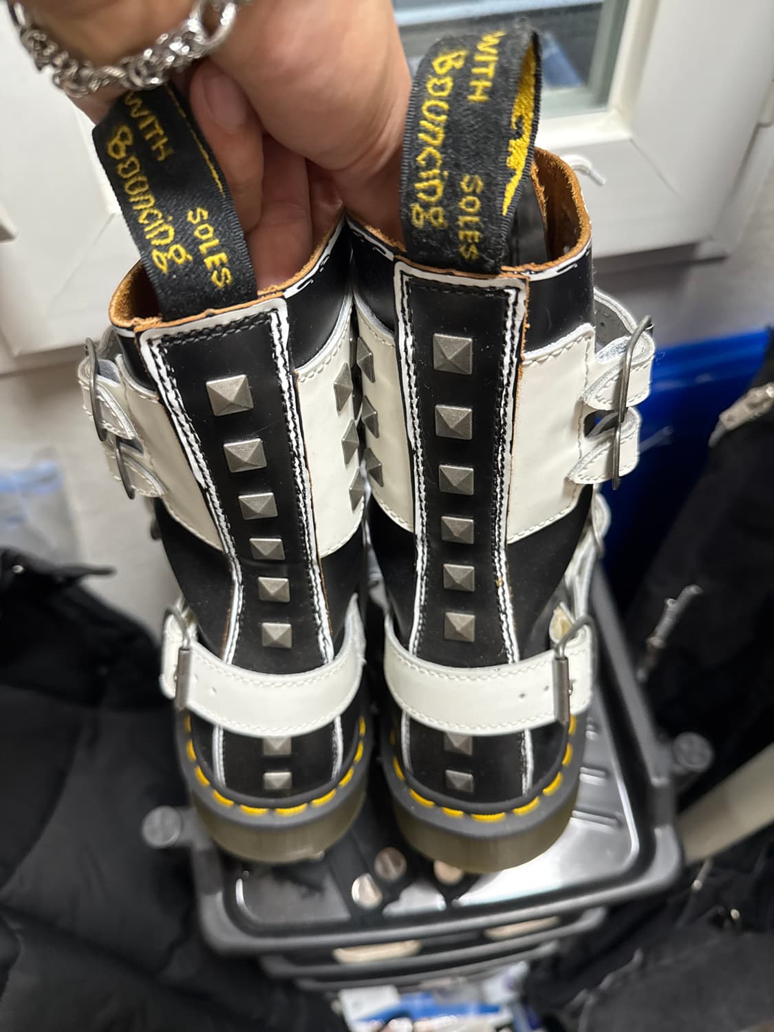 닥터마틴 1490 Joska stud UK8 (270)  상품이미지3