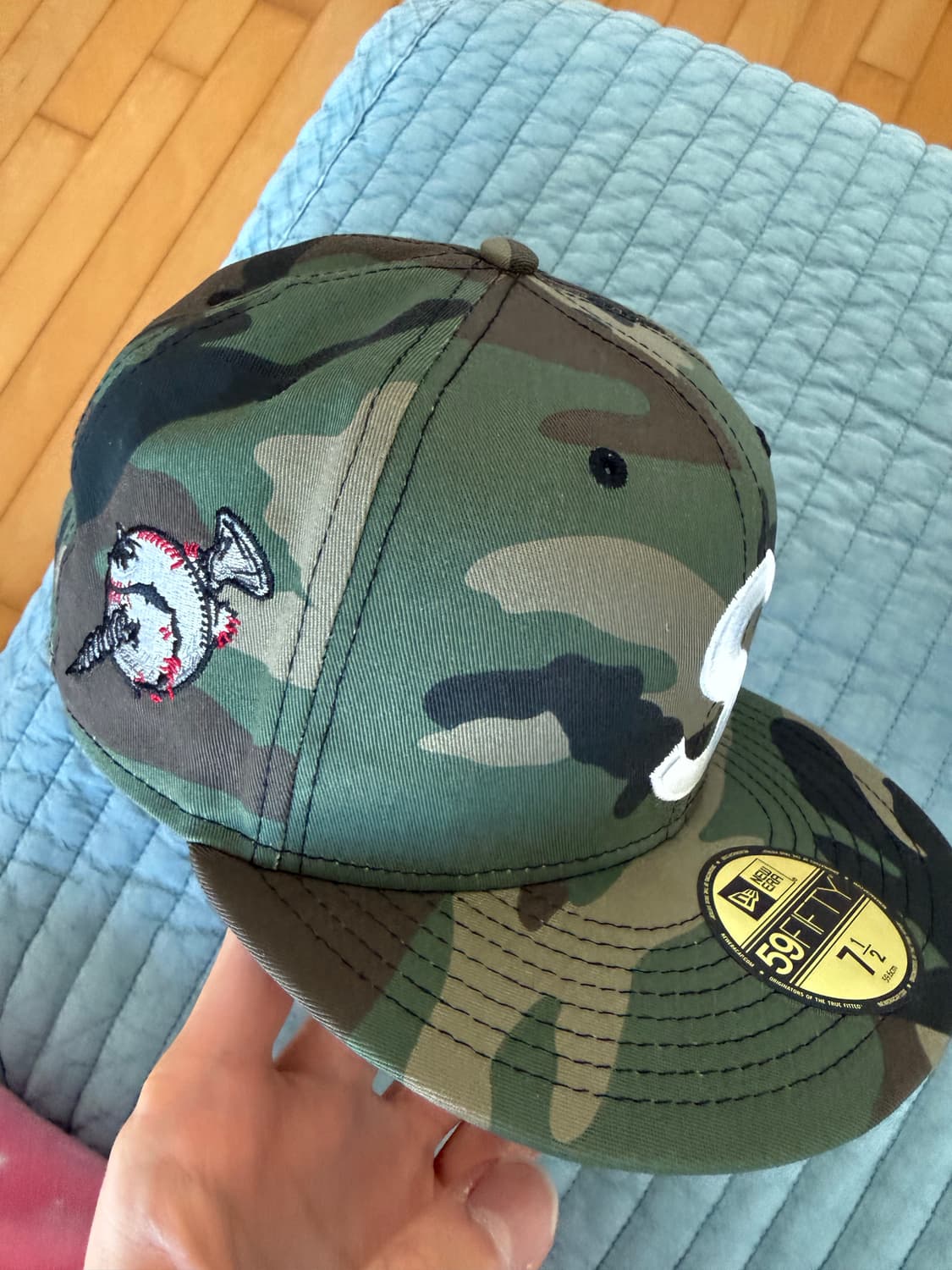 슈프림 x 뉴에라 스크류 볼 S 로고 우드랜드 카모 7 1/2 새상품 상품이미지1