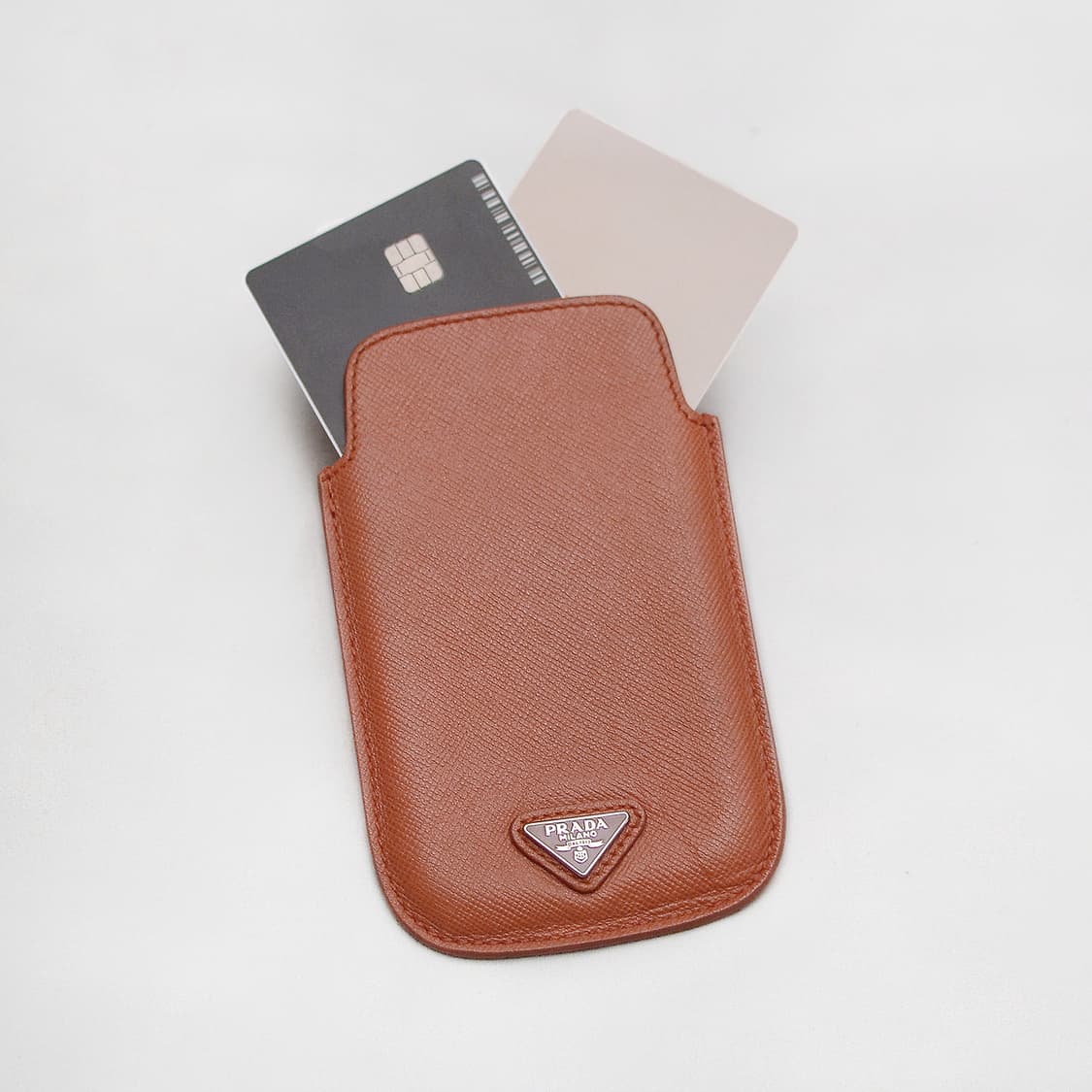 프라다 (PRADA) 삼각로고 사피아노 레더 카드.명함 폰케이스 상품이미지9