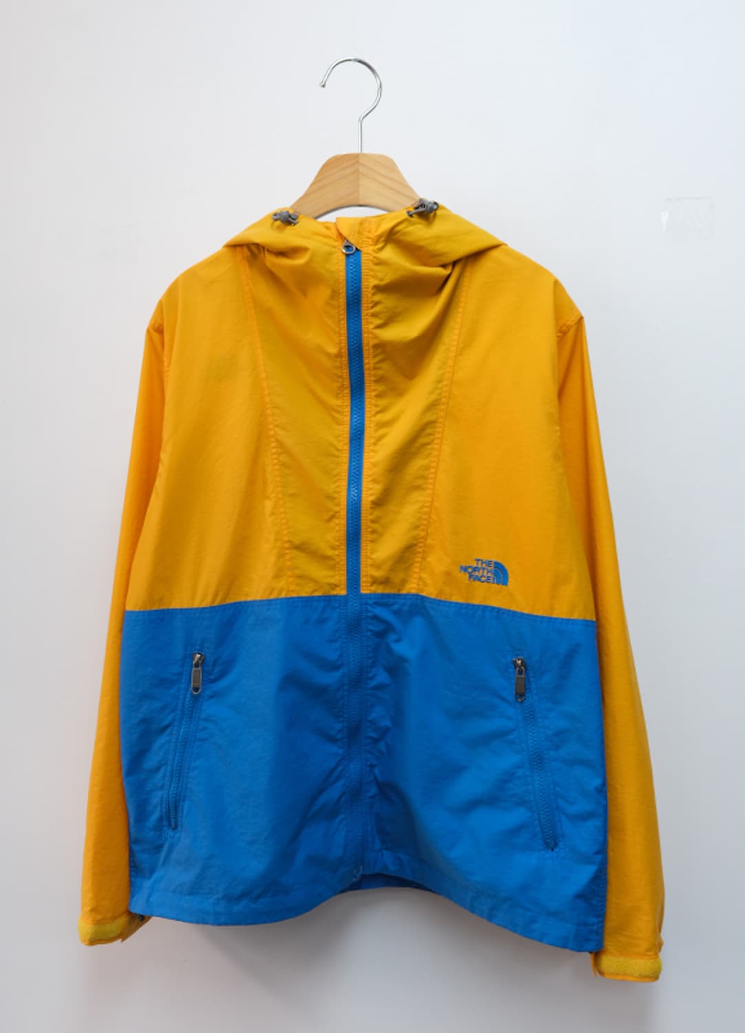 더 노스페이스 윈드브레이커 상품이미지1