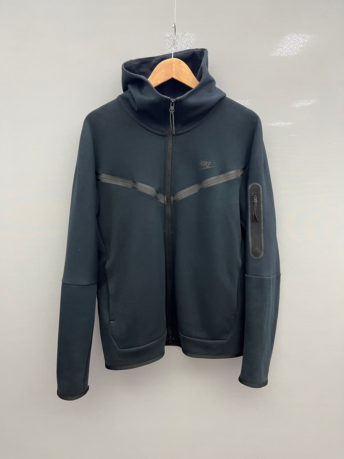 나이키 테크팩 후드 집업 상품이미지1