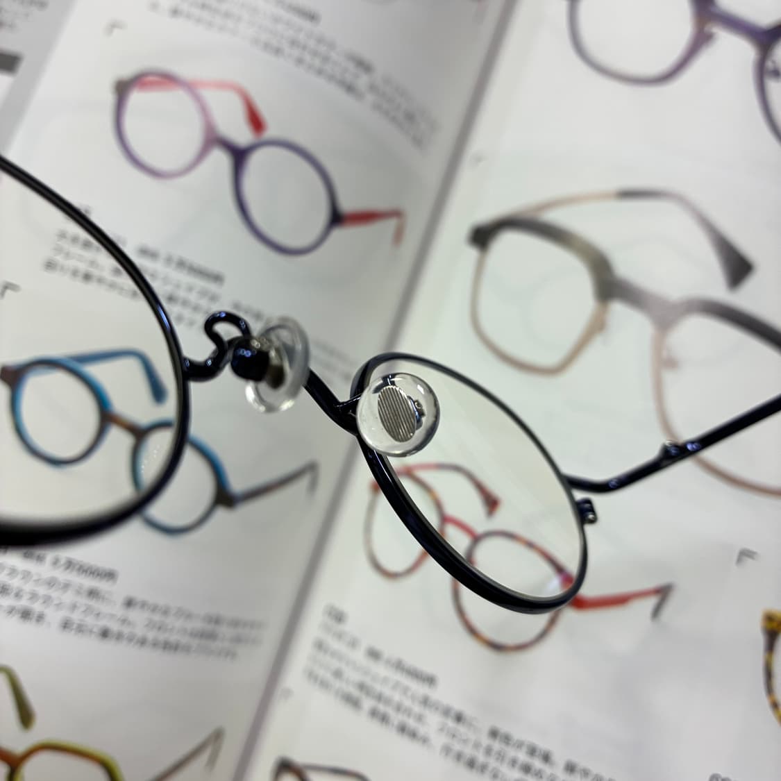 l.a. EYEWORKS 엘에이 아이웍스 원형 네이비 티타늄 안경 상품이미지8