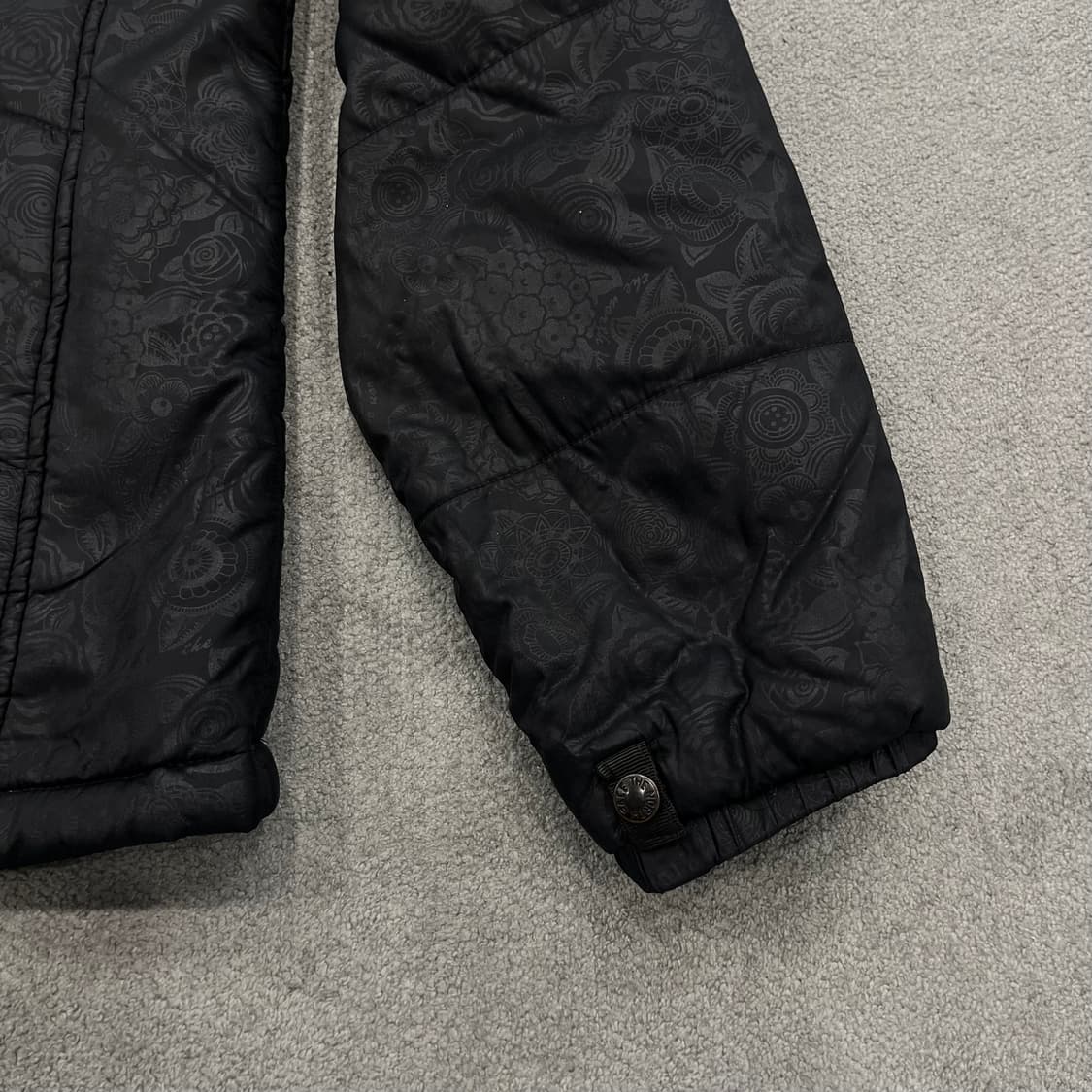 XL 노스페이스 블랙 플라워 패턴 패딩 자켓 상품이미지3