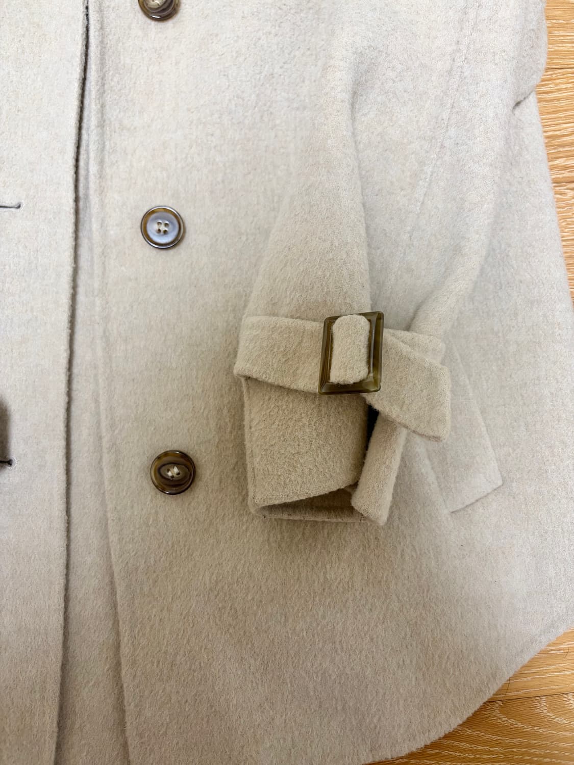 시슬리 핸드메이드 숏코트 베이지 상품이미지3