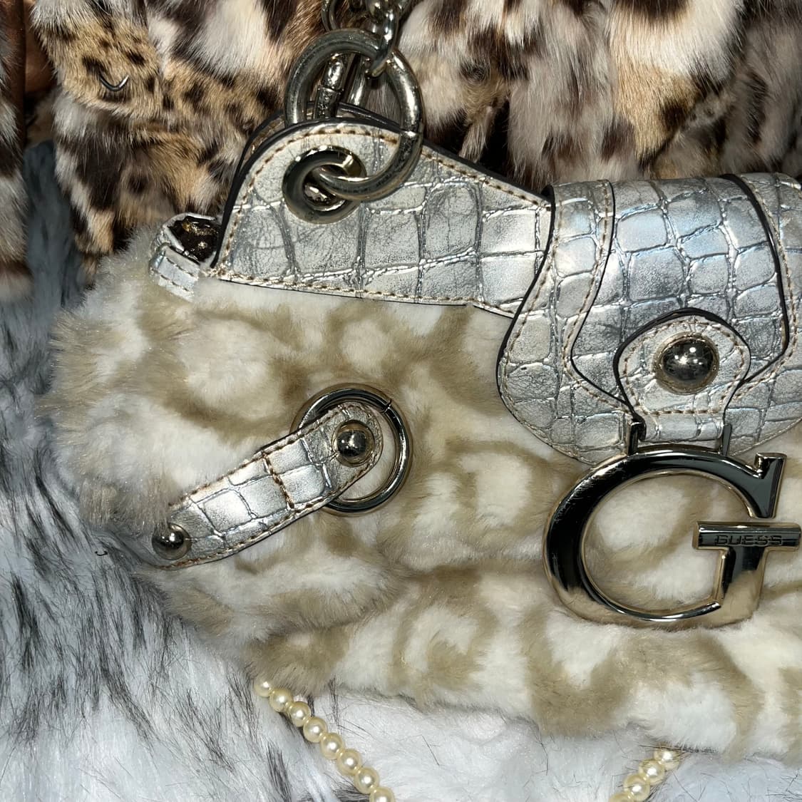 Guess 상품이미지3