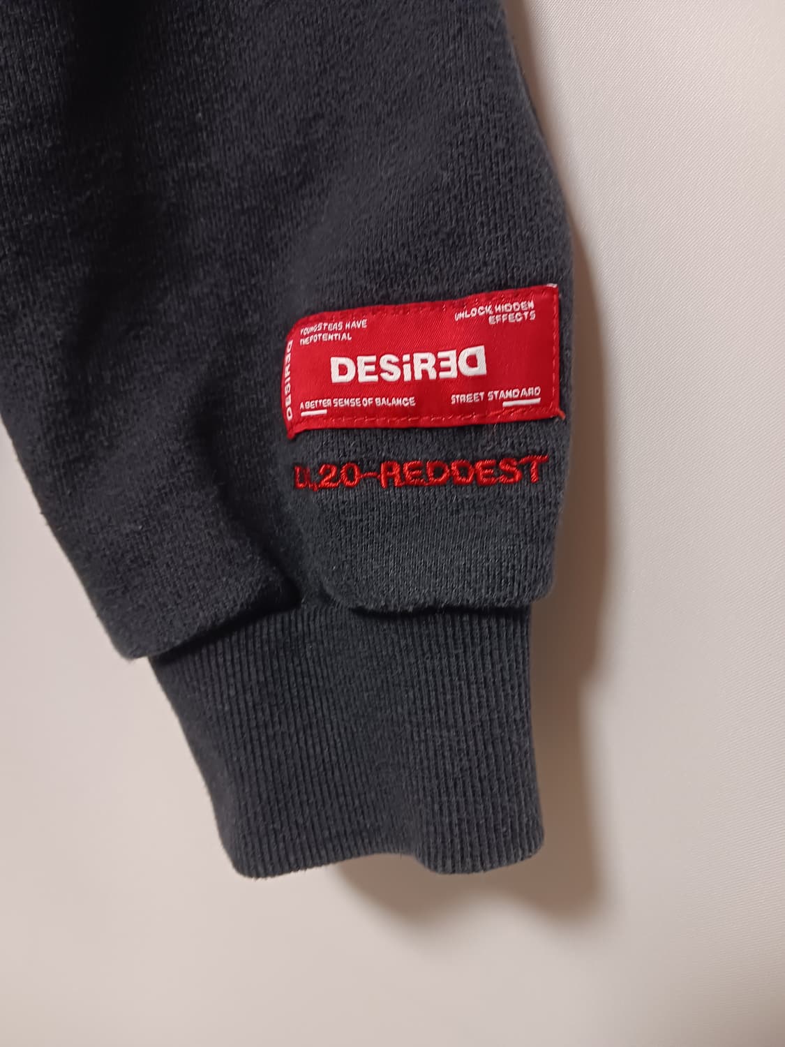 데시레드 맨투맨 상품이미지4