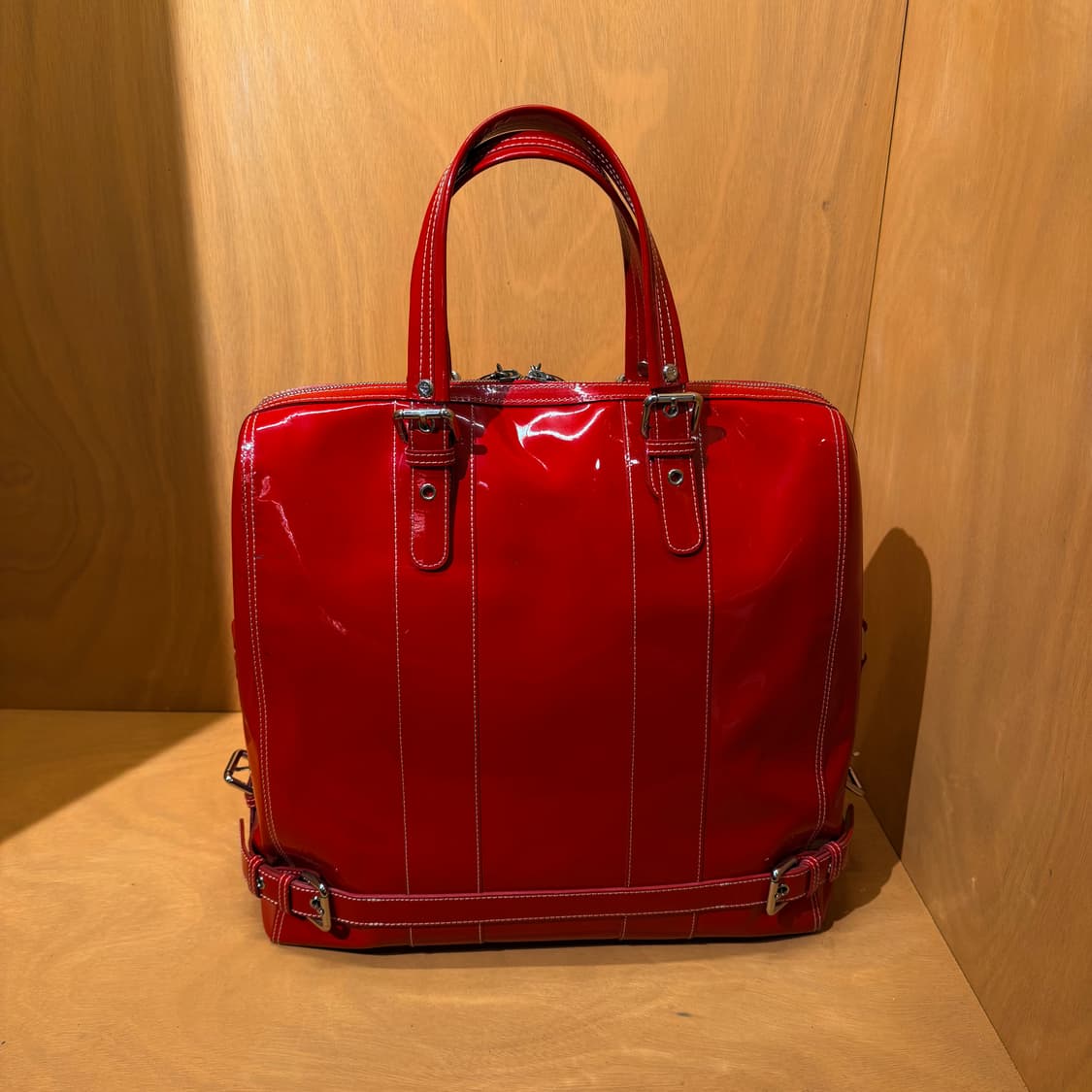 MCM 엠씨엠 클래식 에나멜 라지 토트백 상품이미지9