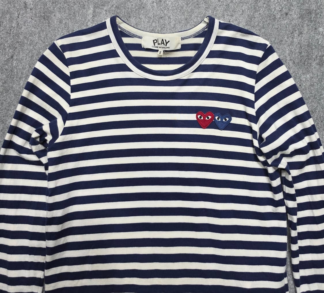 꼼데가르송 더블하트 와펜 스트라이프 긴팔티 S 네이비 상품이미지3