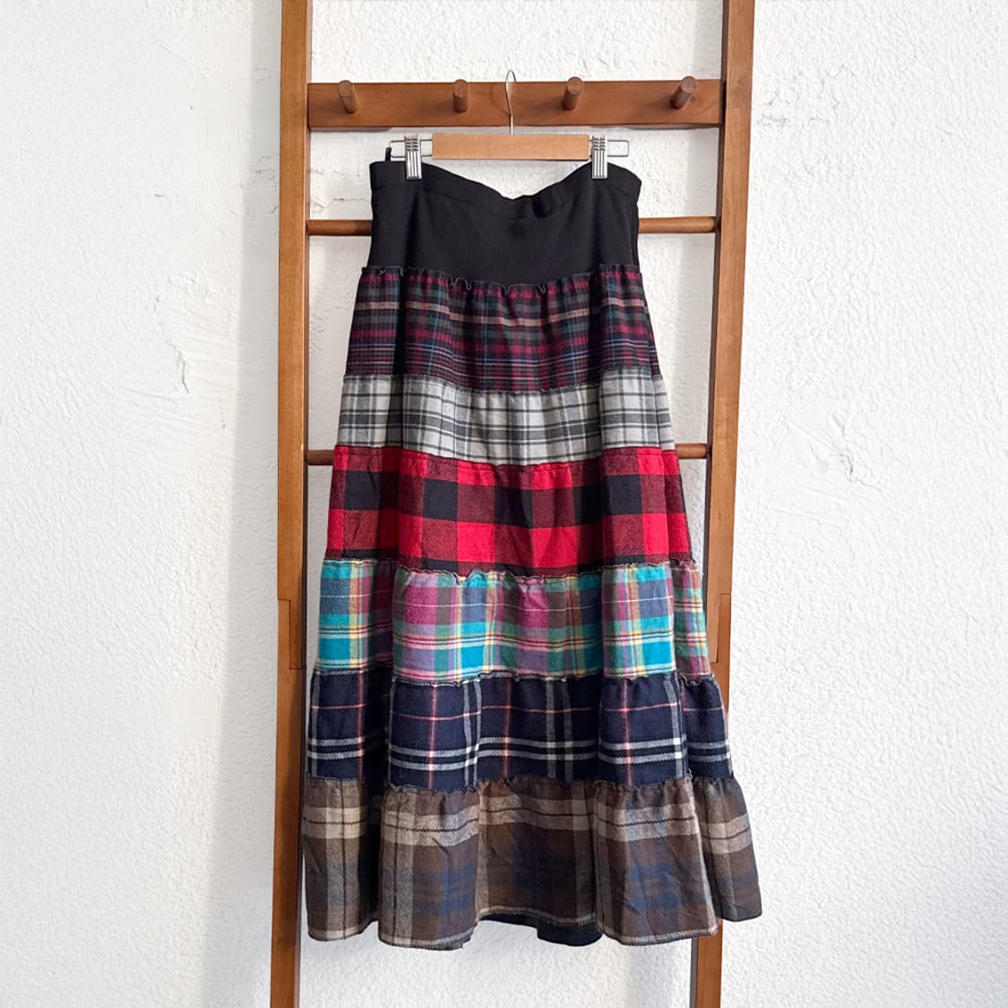 벽난로 앞 체크 패치 스커트  상품이미지4