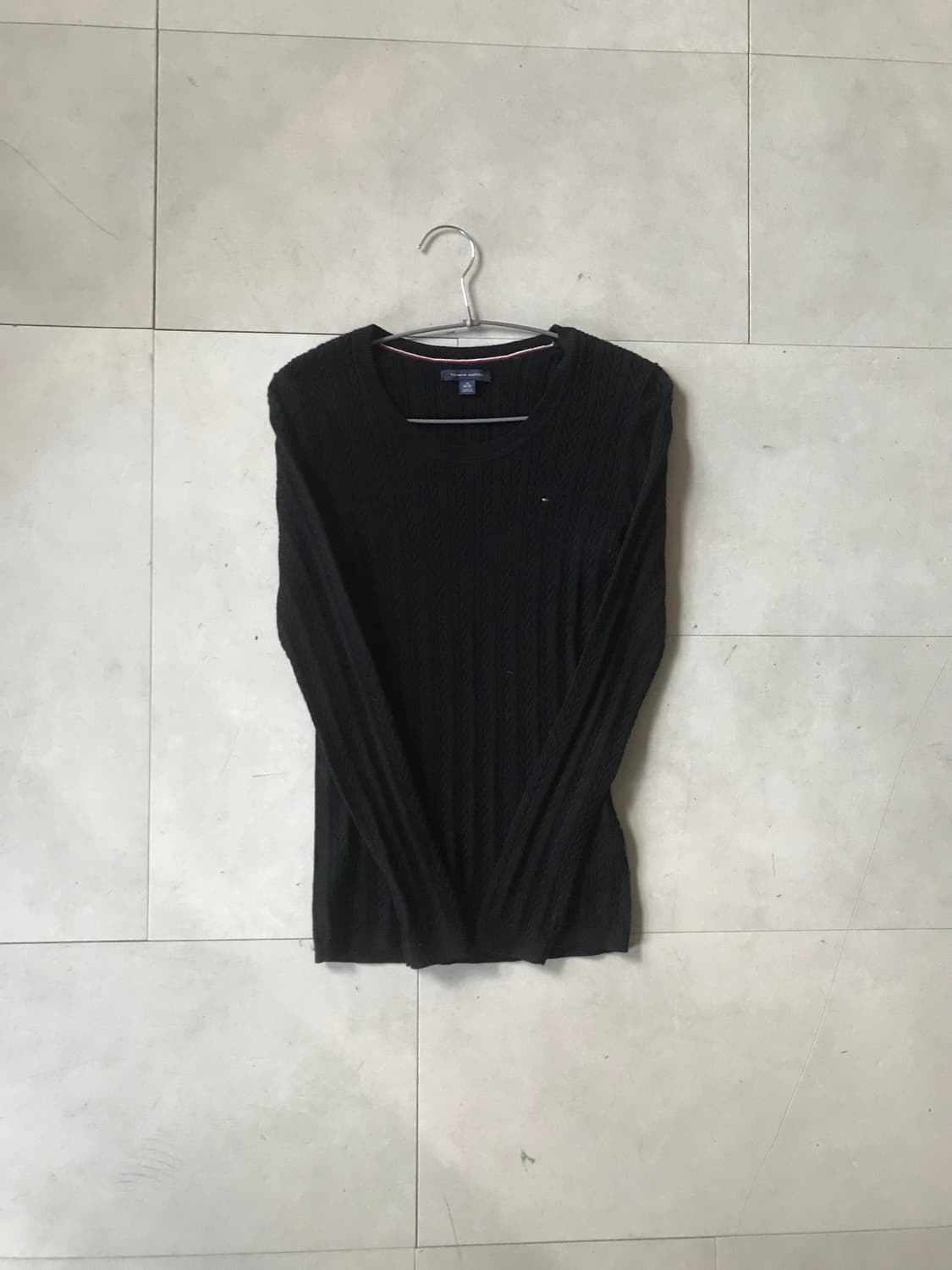 타미힐피거 블랙 딱붙핏 케이블 니트 상품이미지6