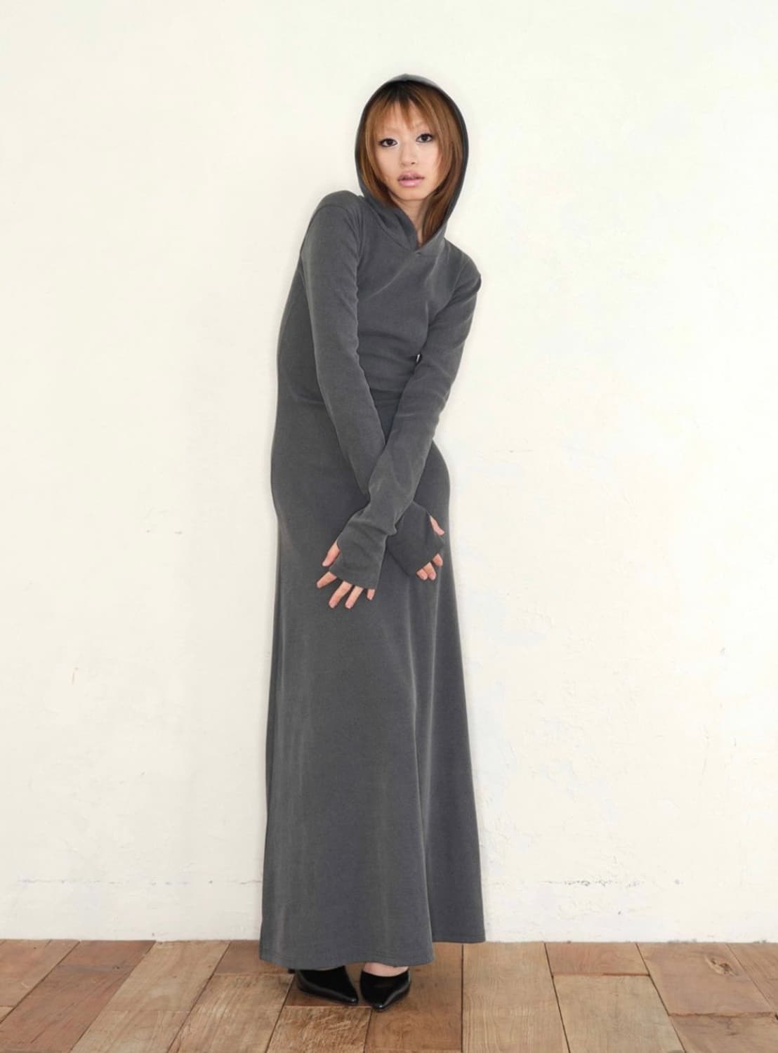 익스파이어드걸 맥시 후드 드레스 차콜  상품이미지2