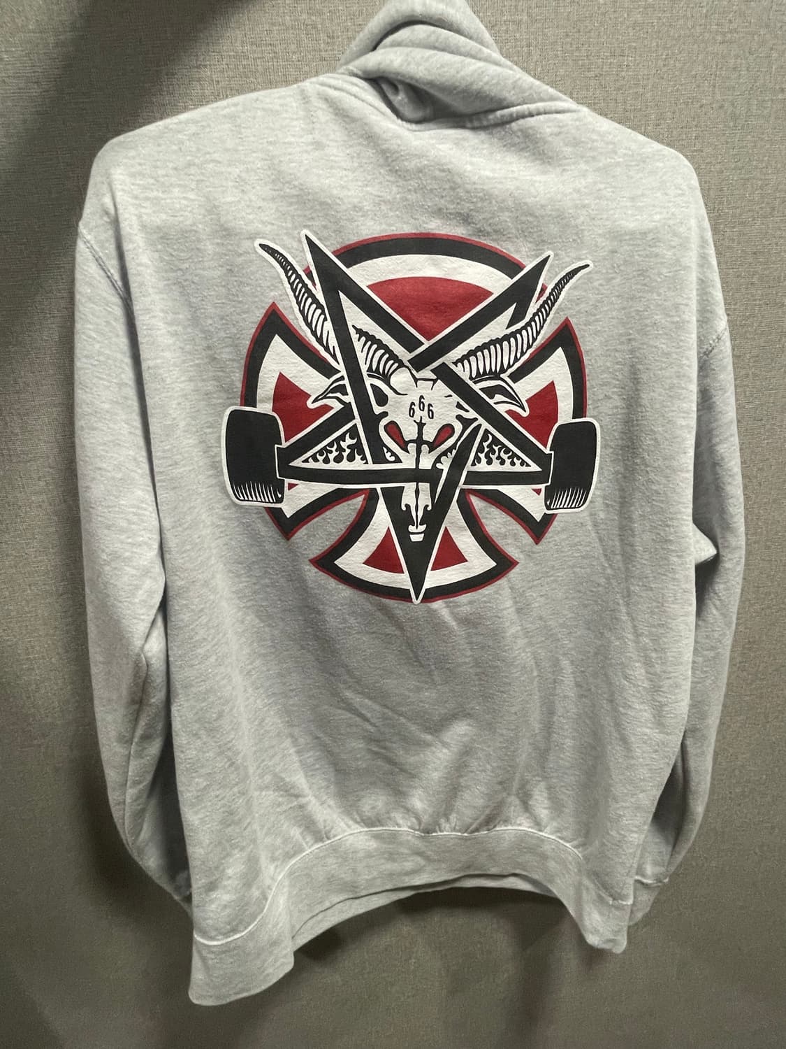 인디펜던트 트레셔 후드티 상품이미지1