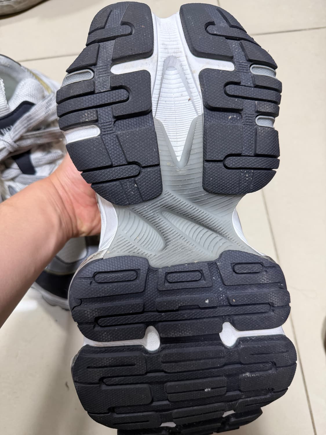 (39) 발렌시아가 카고 스니커즈 그레이 상품이미지7