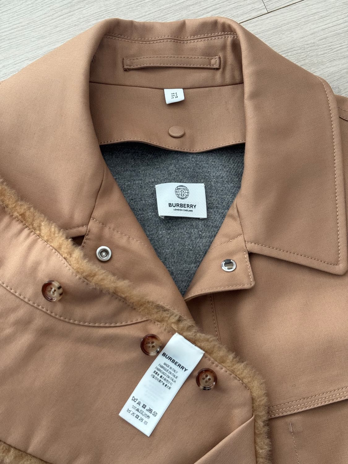 버버리 시어링 칼라 개버딘 필드 재킷 (워머 포함) 상품이미지4
