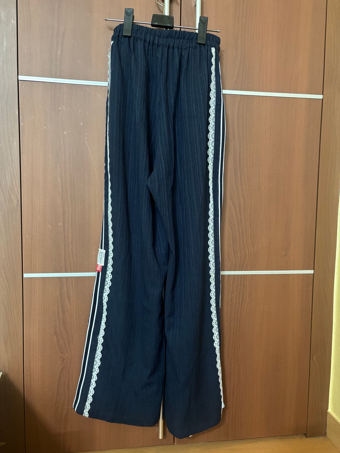 코코모코 글로시 레이스 트랙팬츠 네이비 상품이미지6