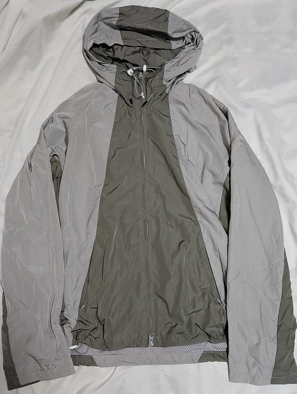 999휴머니티 라이트 후디드 점퍼 2사이즈 팝니다 상품이미지7