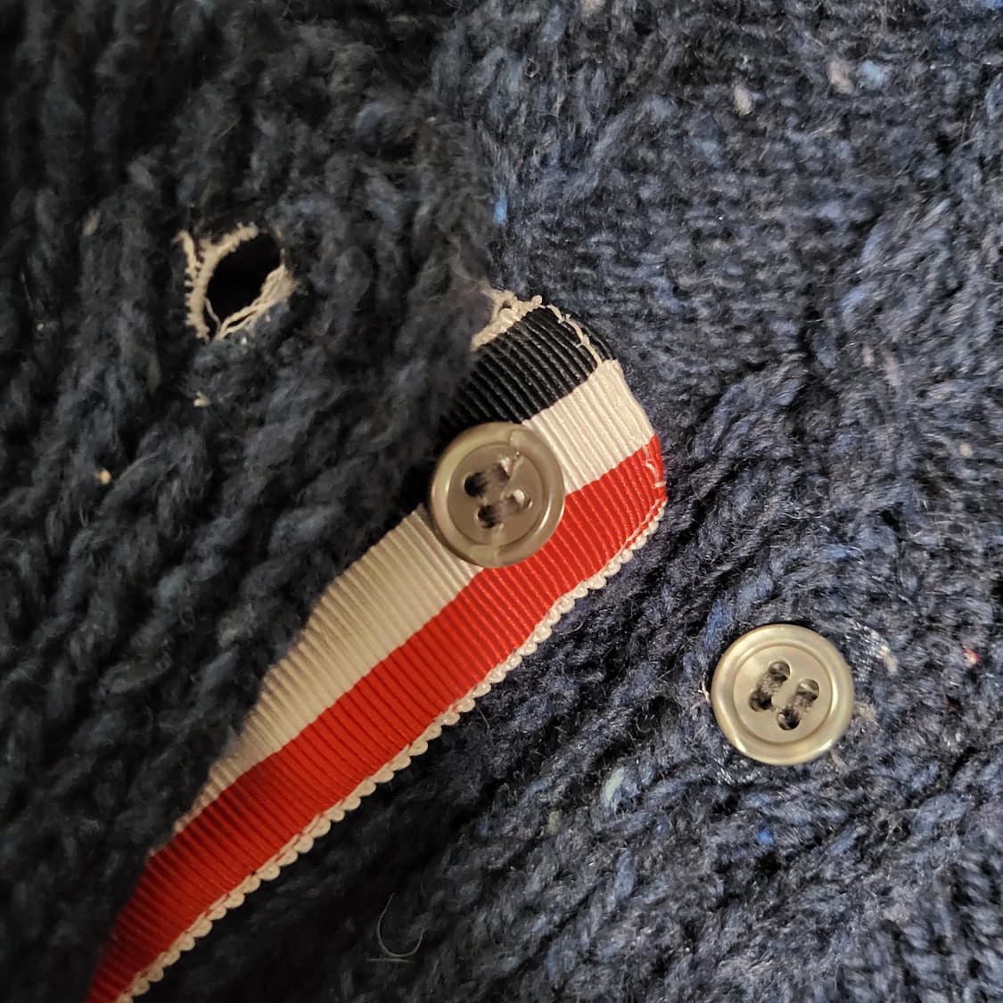 [신형] 2 / 톰브라운 사선완장 도네갈 케이블 니트 상품이미지6