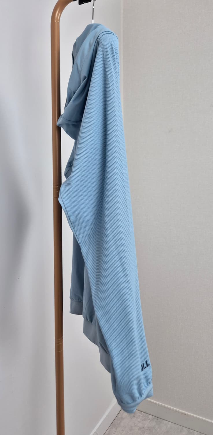 질스튜어트스포츠 스카이블루 바람막이 후드 집업 95 상품이미지4