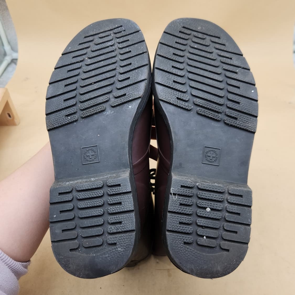 닥터마틴 8홀 레인부츠 250~255 상품이미지3