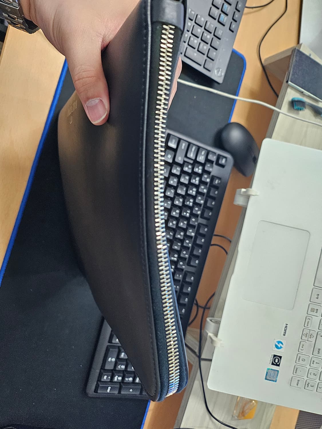 발렌티노 다큐먼트 클러치 상품이미지2
