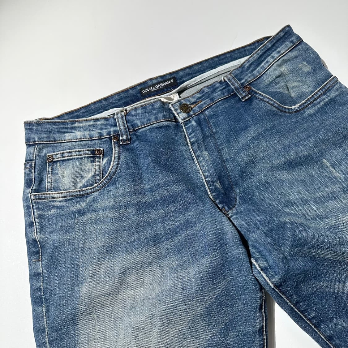 돌체 앤 가바나 메탈 플레이트 워시드 데님 팬츠 상품이미지5