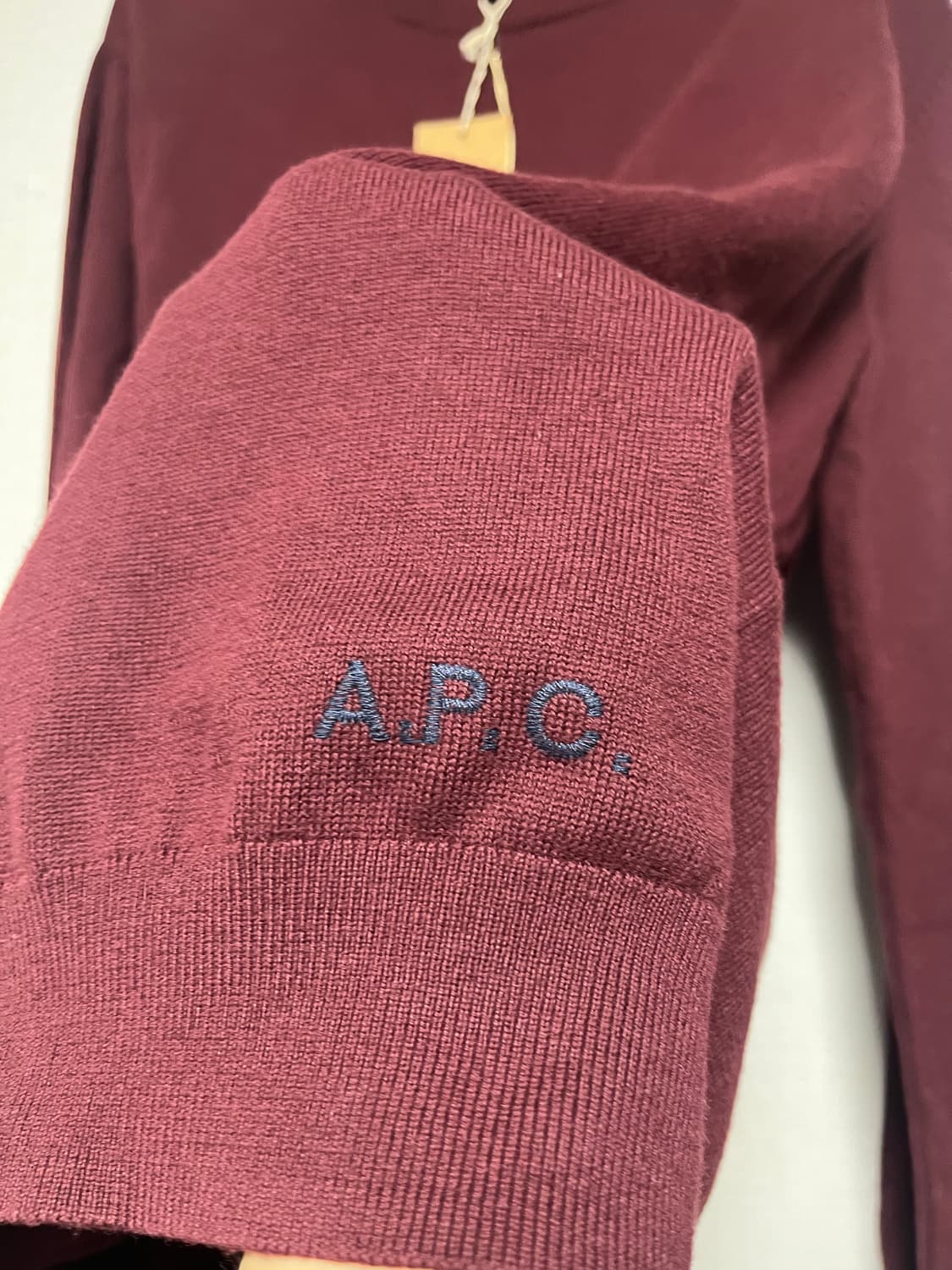 APC 아페쎄 로고 캐시미어 혼방 풀오버 니트  상품이미지2
