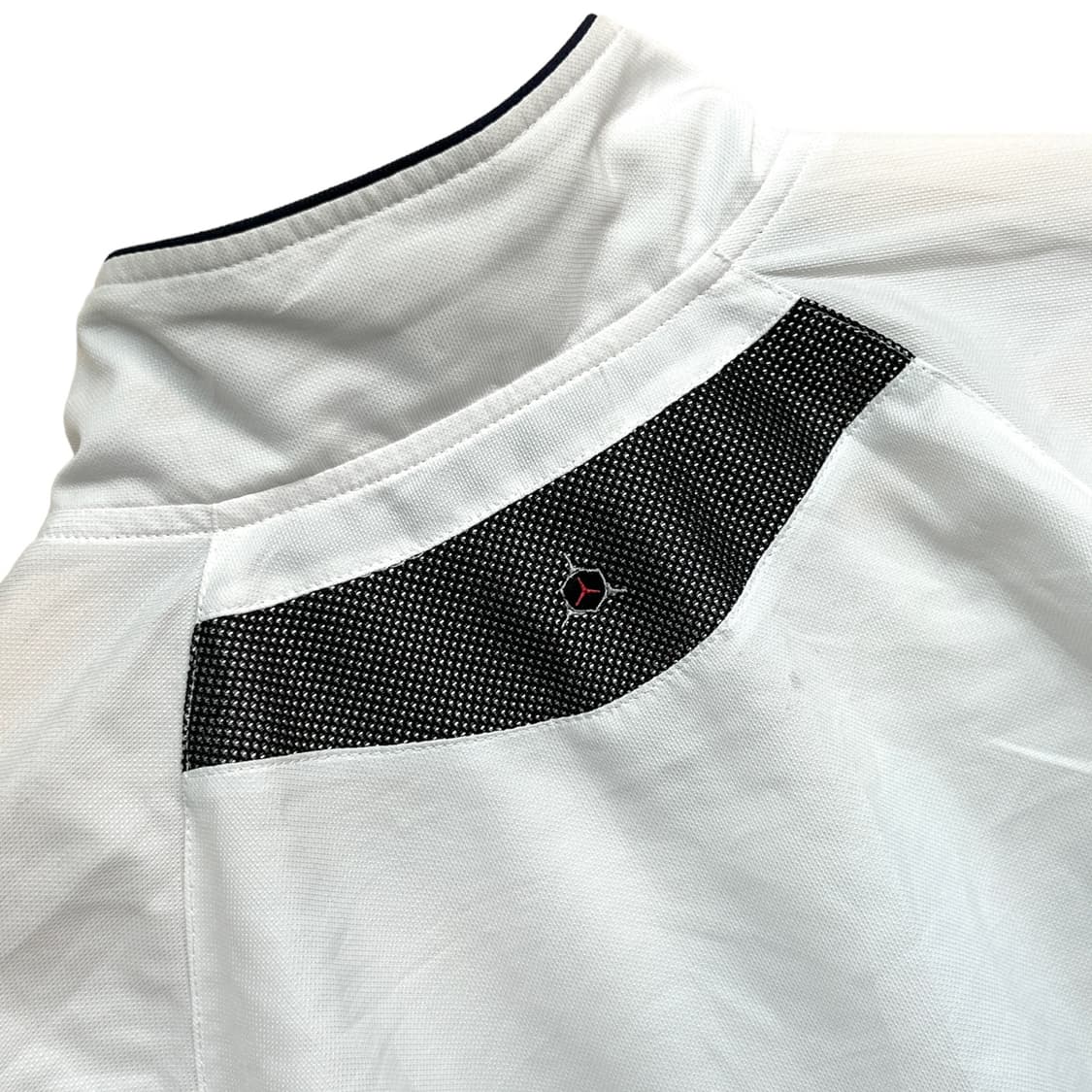 아식스 화이트 네이비 포인트 바람막이 상품이미지3