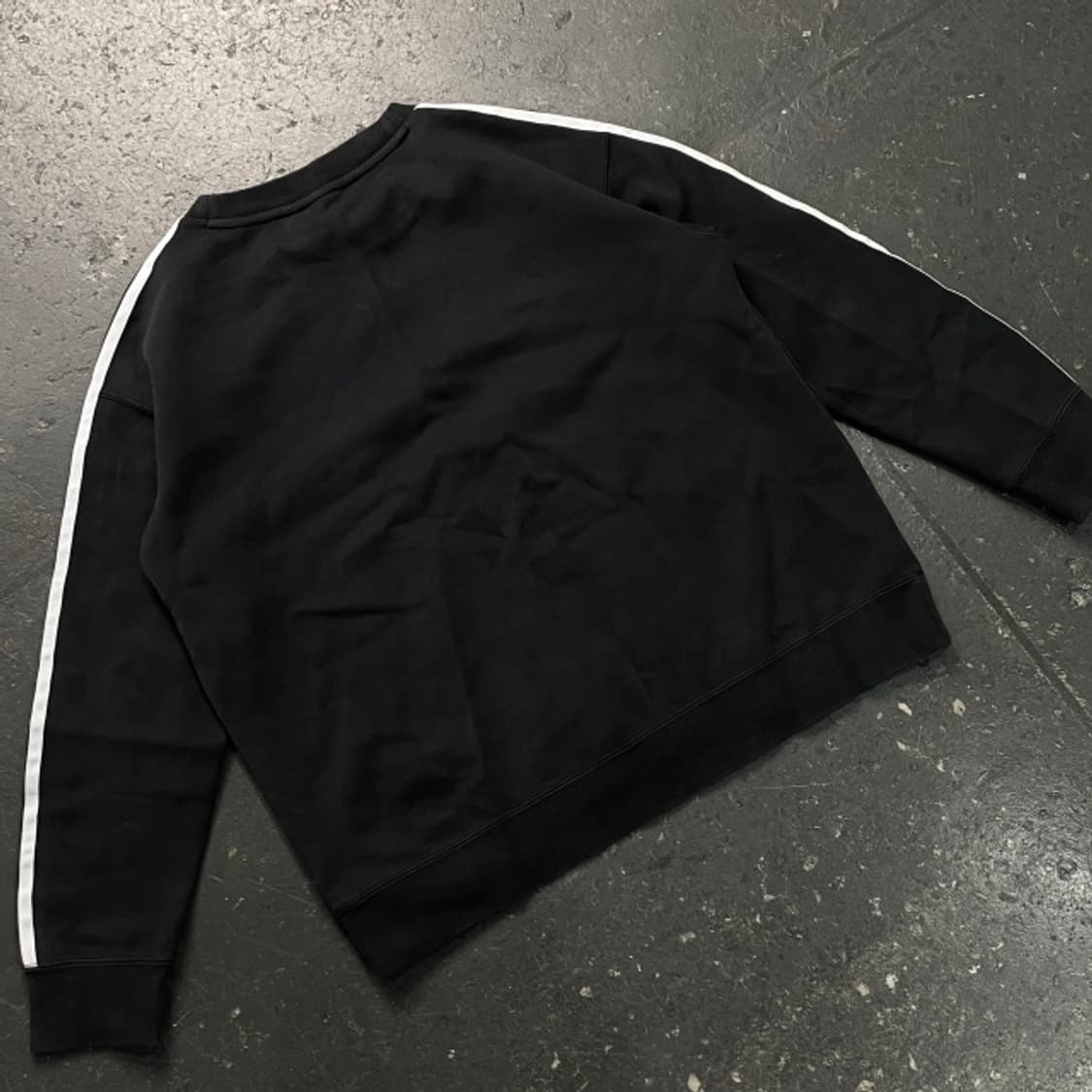 95 아디다스 미들로고 맨투맨 상품이미지5