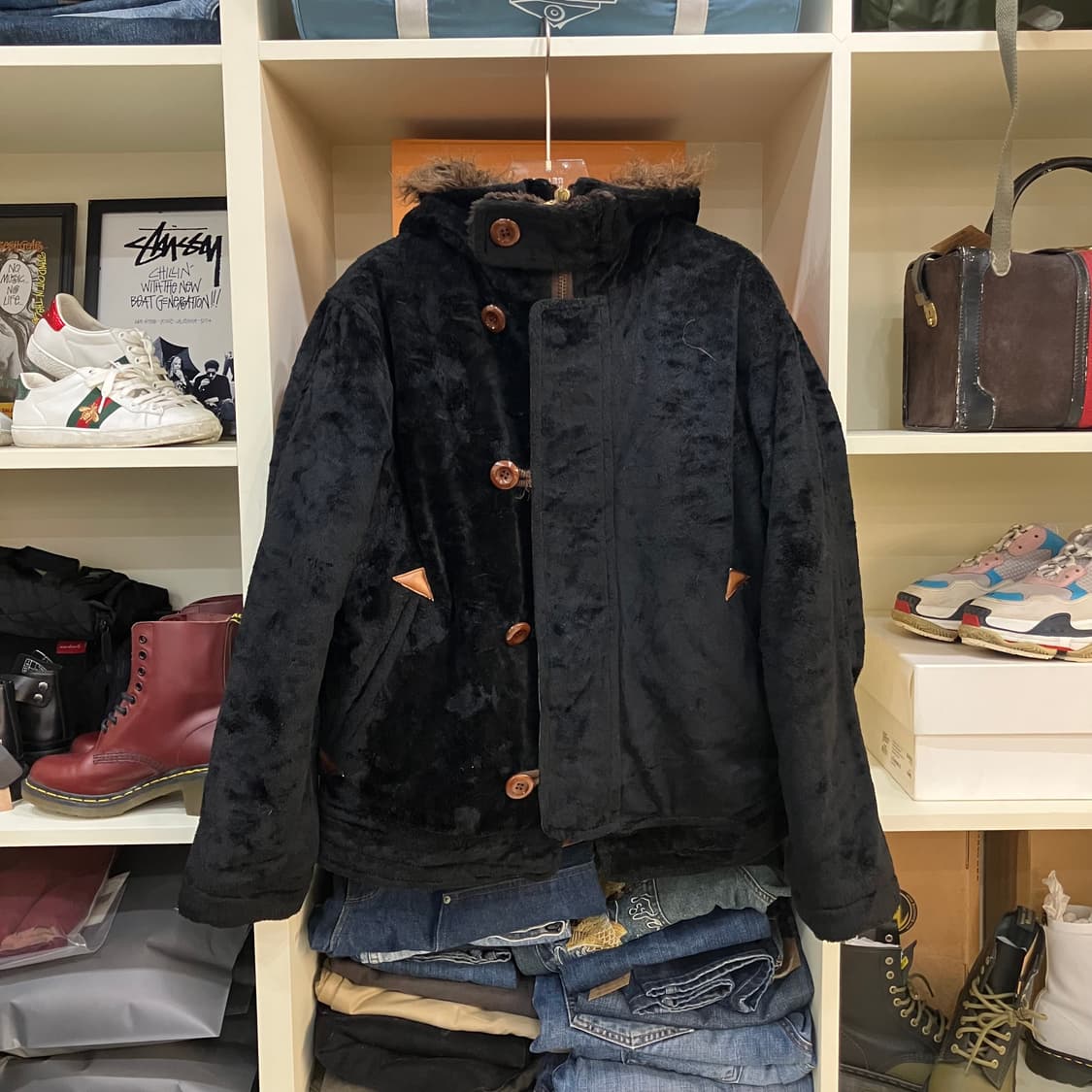 아날로그 라이팅 블랙 퍼 후드집업 상품이미지1