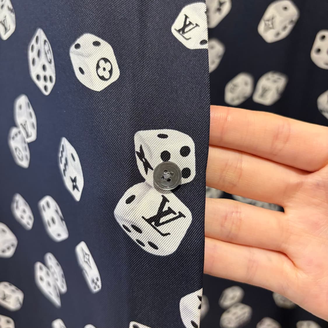 👔루이비통 주사위 실크 셔츠👔 상품이미지4