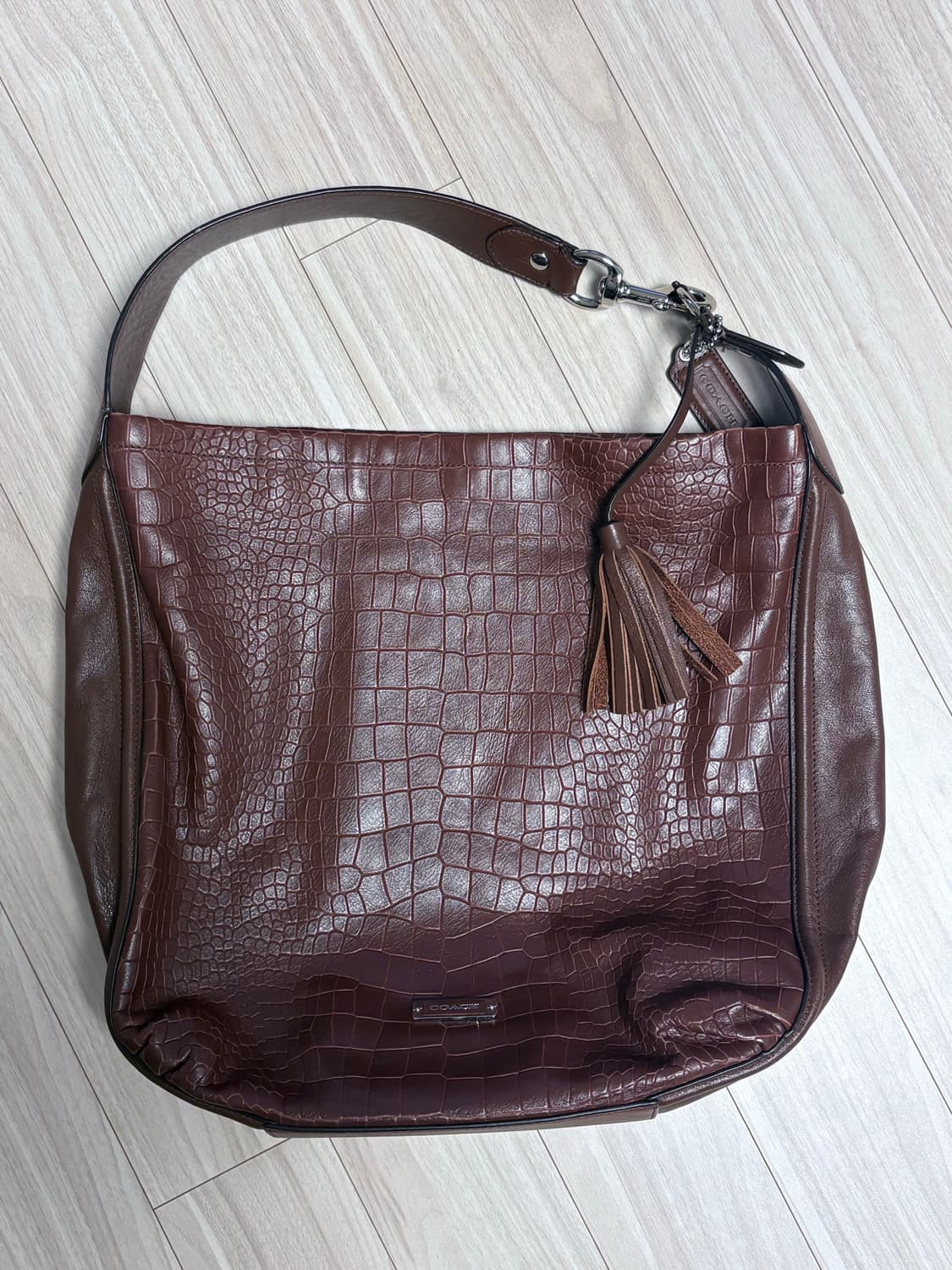 코치 애버리 엠보 크록 호보백 상품이미지1