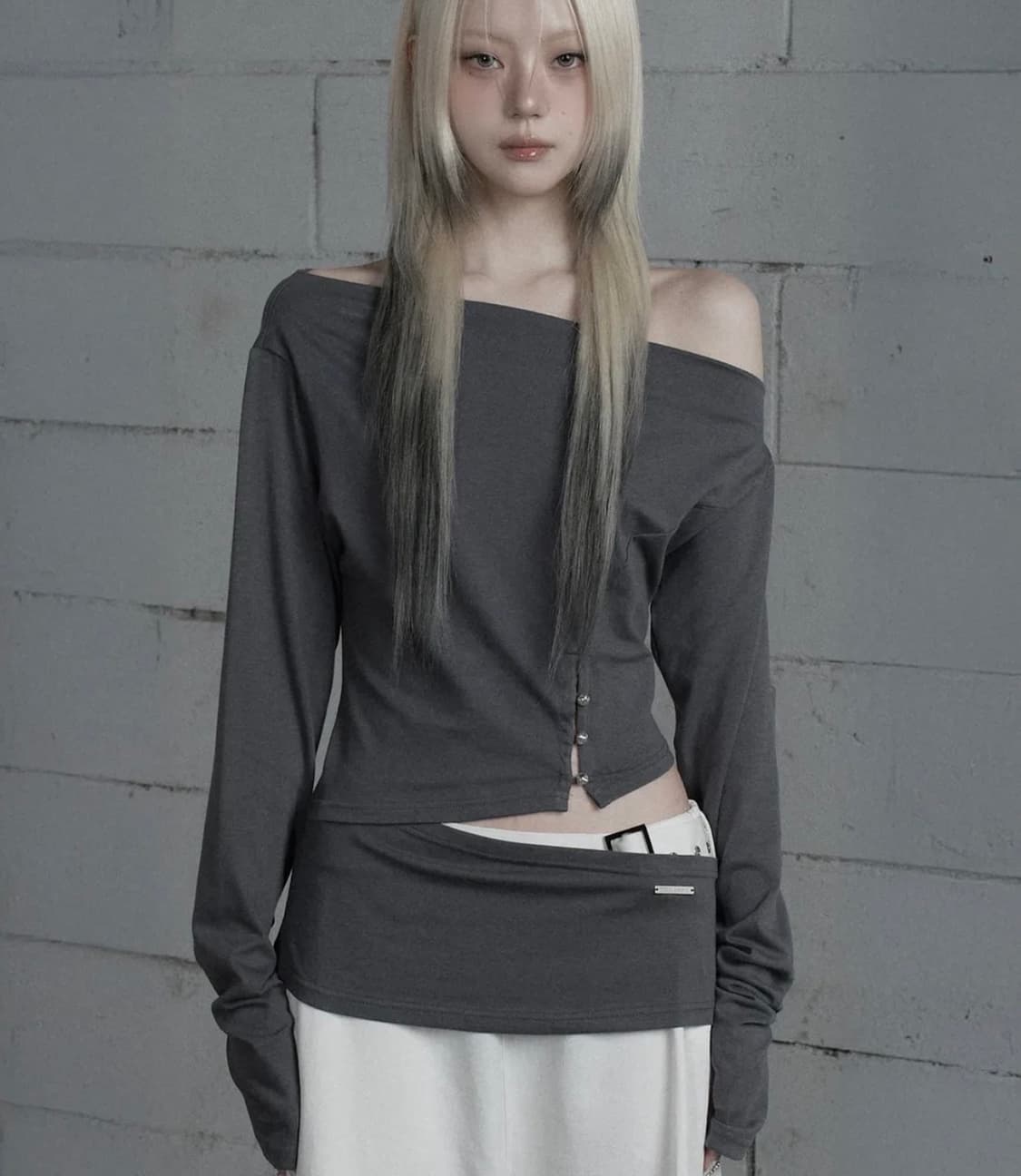 에트오소메 cut out open long sleeve dark grey 상품이미지1
