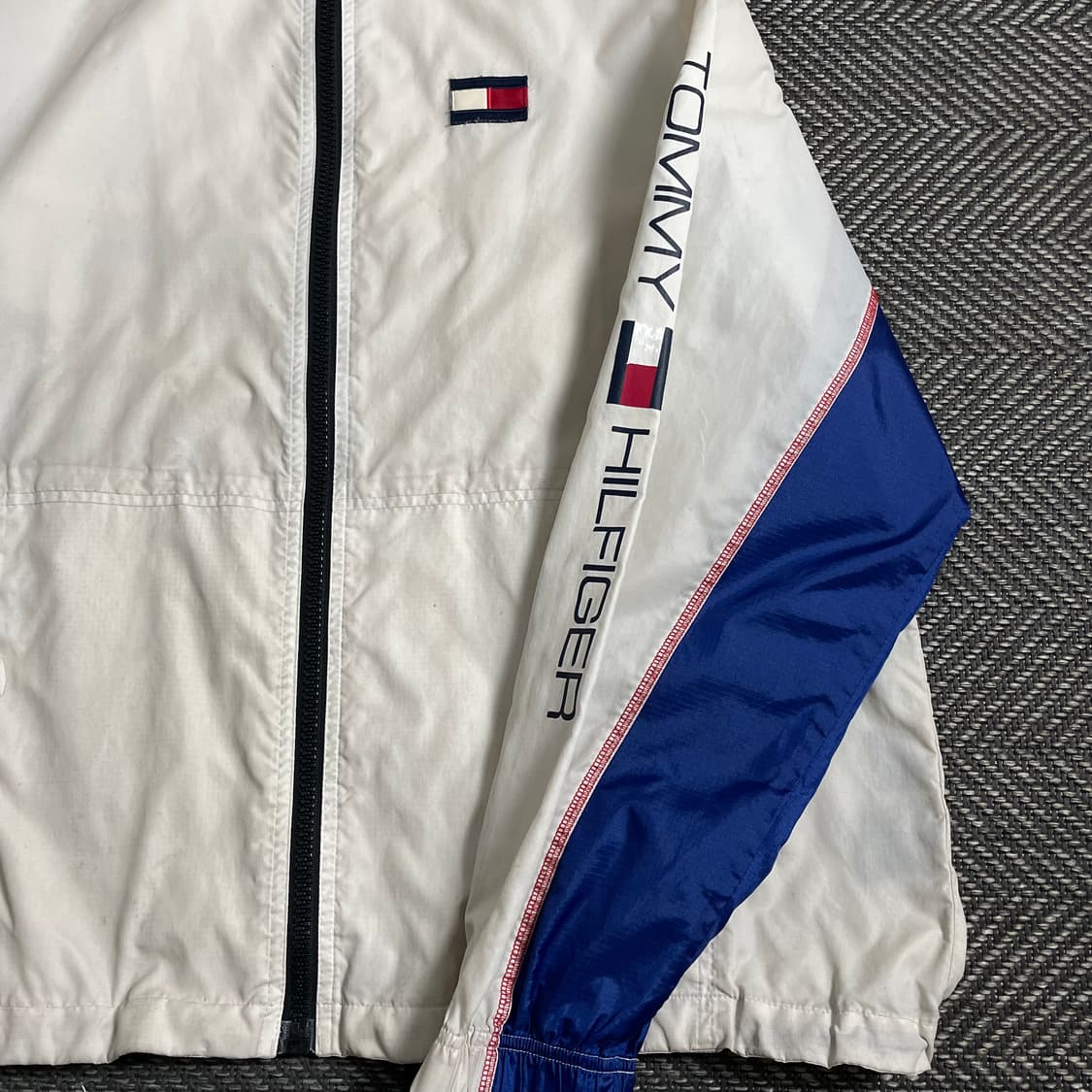 00s 타미힐피거 스펠아웃 빅로고 바람막이o 5013 상품이미지2