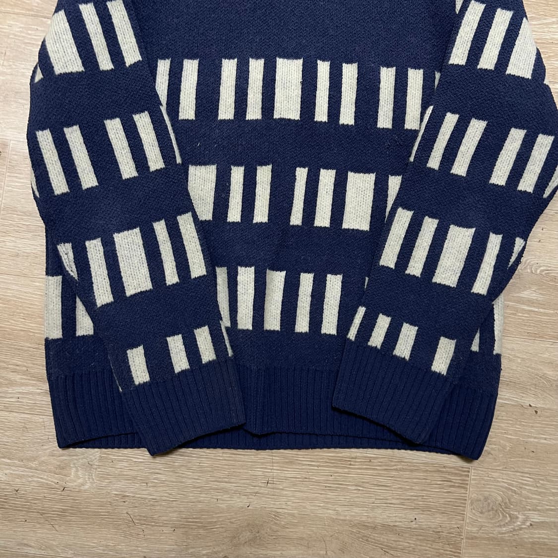 자라 패턴 크루넥 라운드 니트 스웨터 [네이비] M/95 상품이미지3