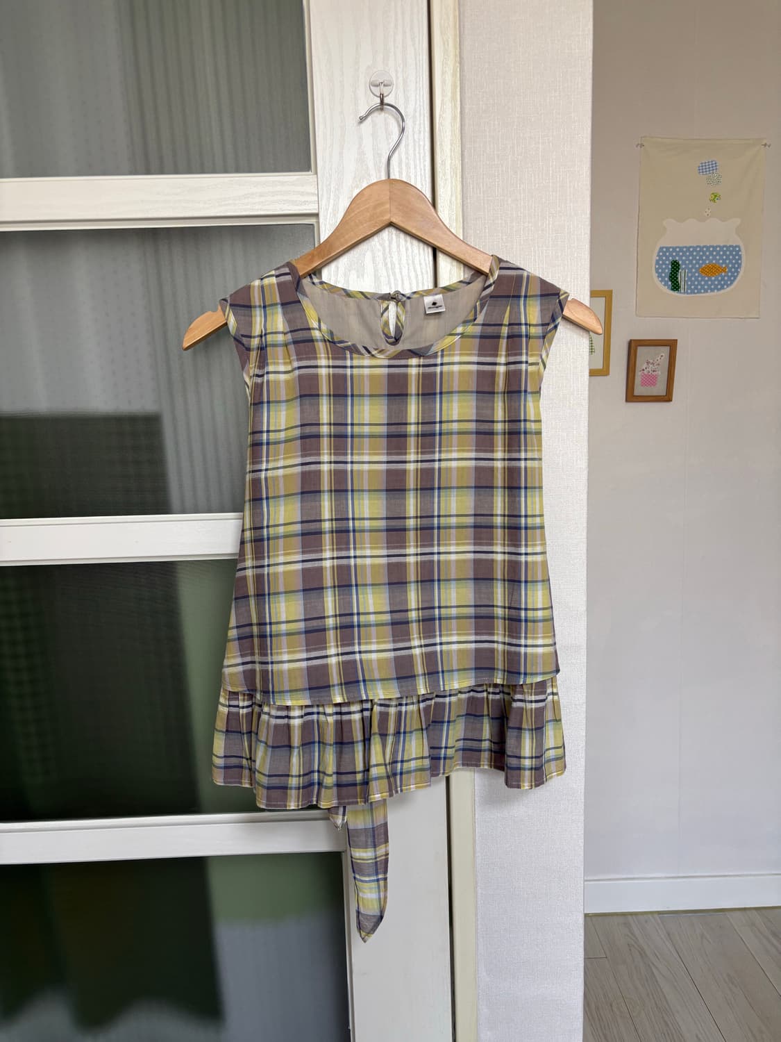 옐로우 체크 민소매 블라우스 상품이미지1