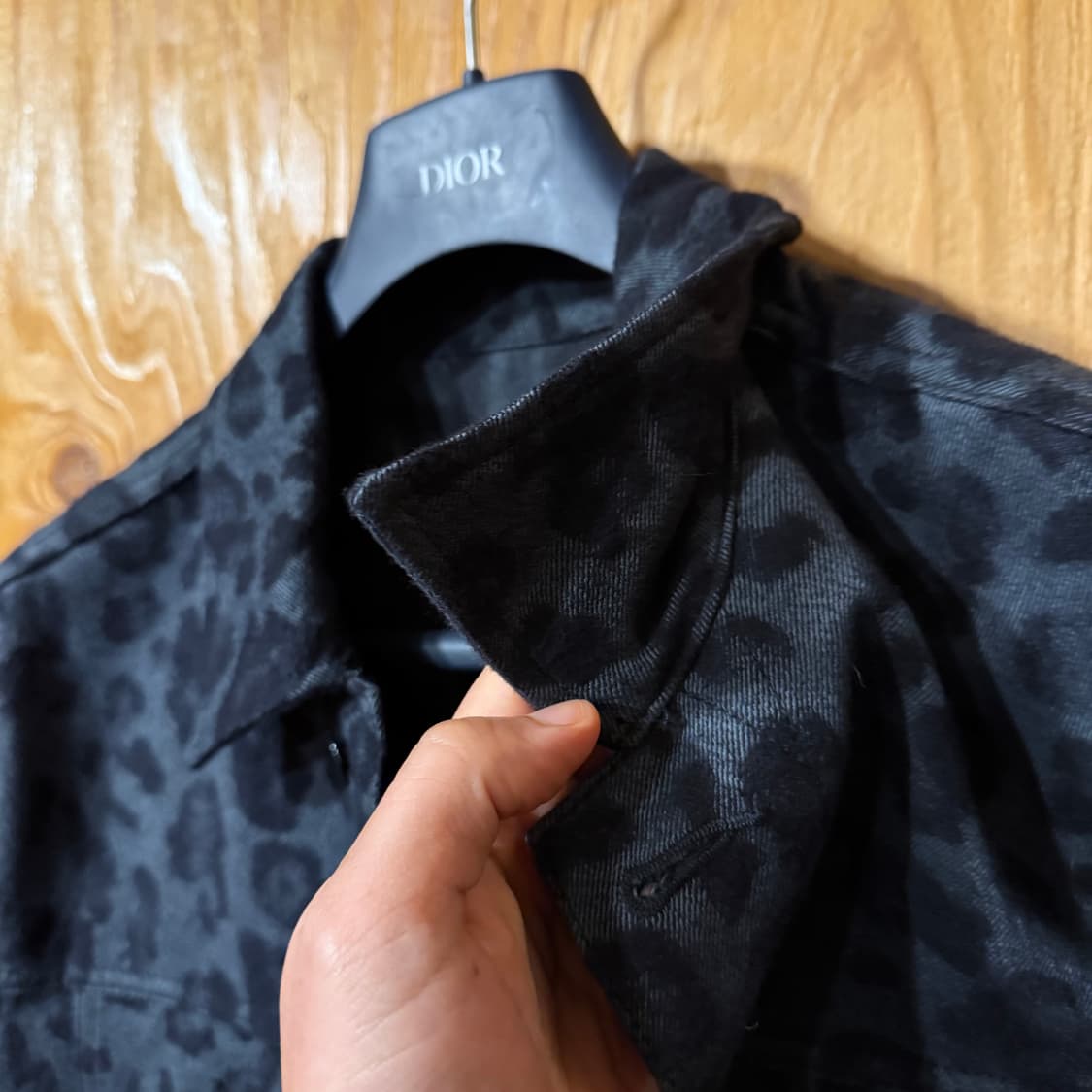 톰포드 레오파드 트러커 자켓 판매 합니다. 상품이미지7