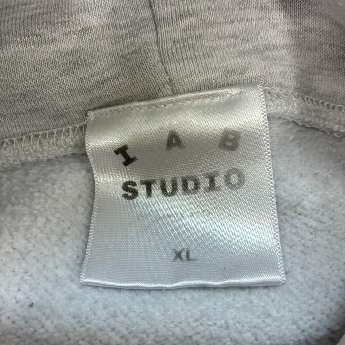 IAB STUDIOS 아이앱 스튜디오 멜란지 그레이 후드티 상품이미지6