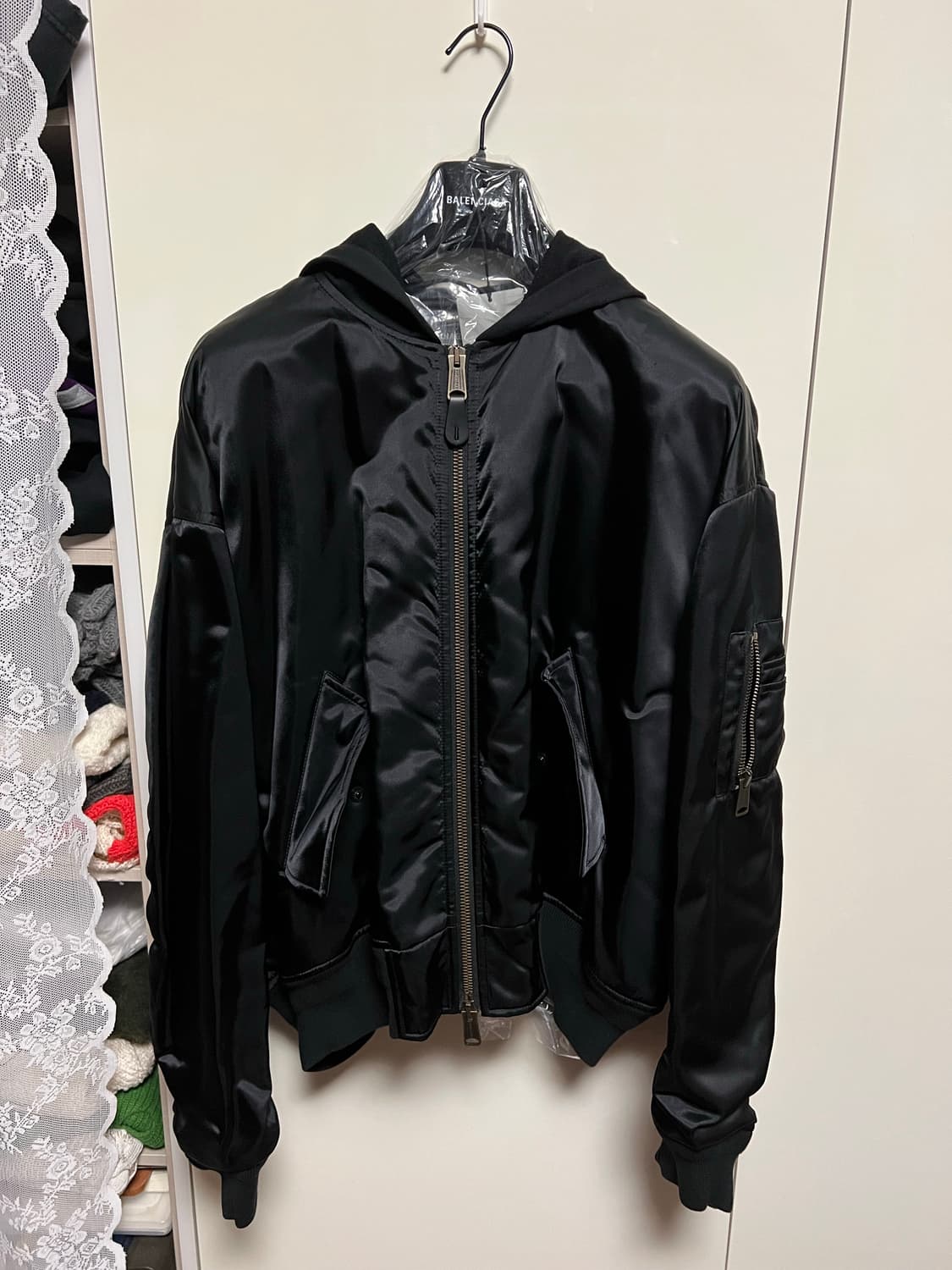 발렌시아가 비카인드 봄버 s 사이즈 상품이미지1