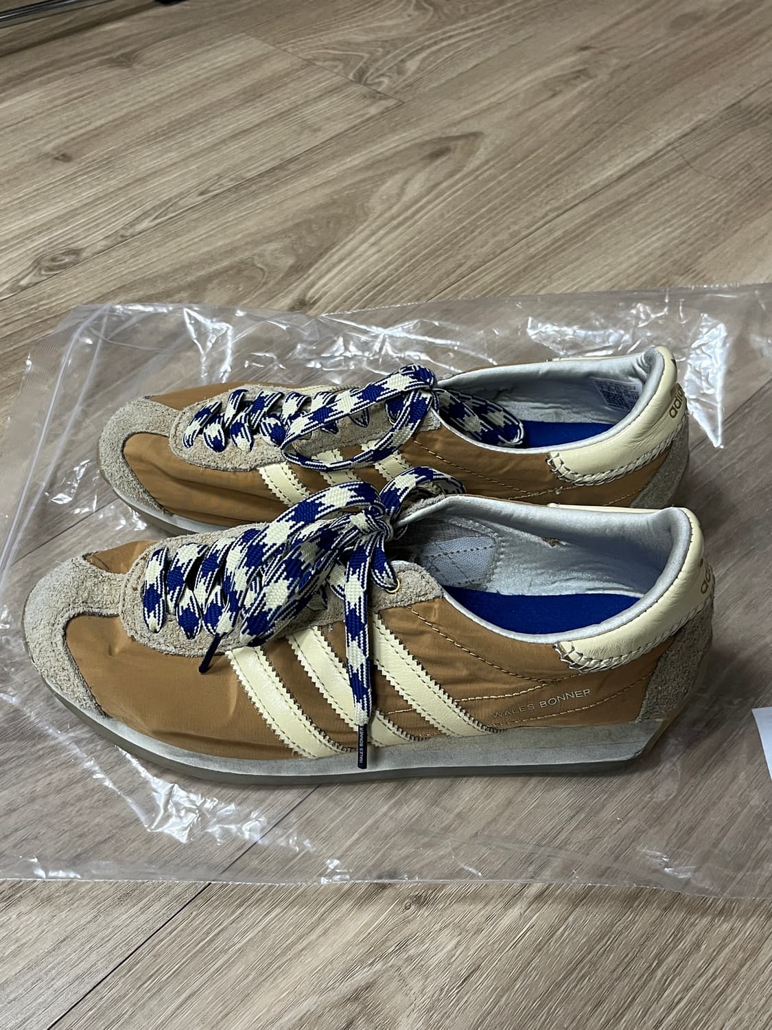 아디다스 웨일스 보너 콜라보 메사 245 상품이미지1