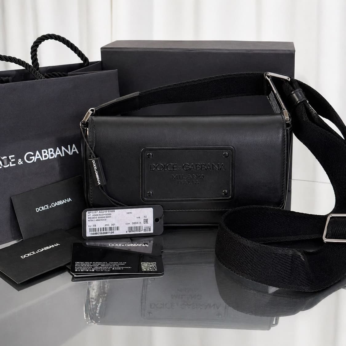 [새상품급/풀구성] 26SS 돌체앤가바나 엠보스드 로고 가죽 미니 숄더  상품이미지1