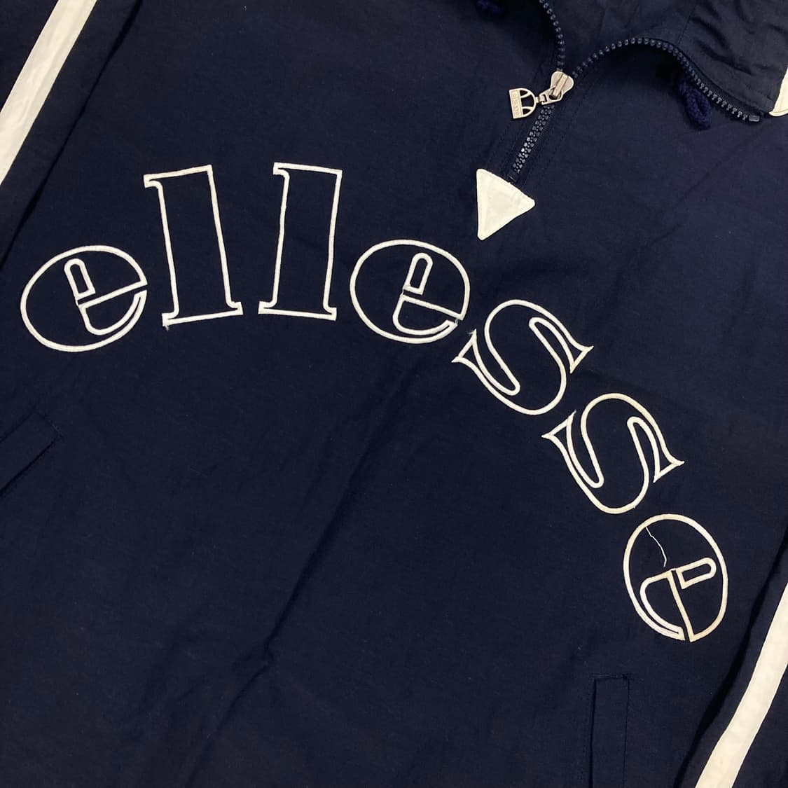 엘레쎄 네이비 컬러 스펠아웃 바람막이 아노락 상품이미지2