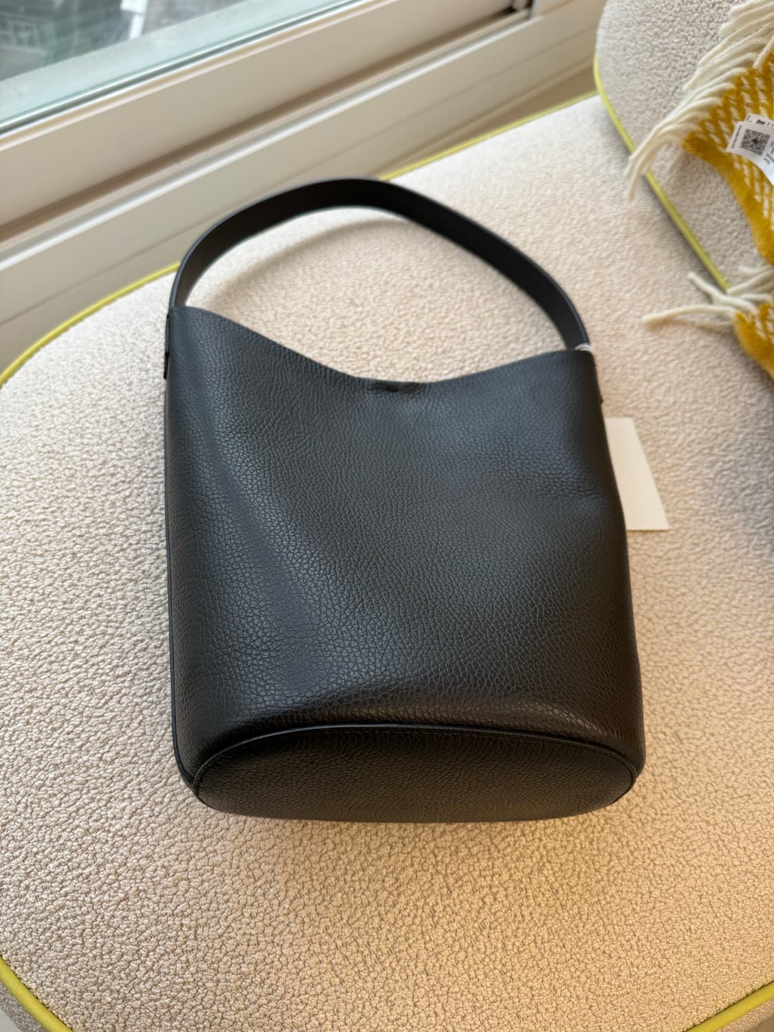 코스 PARADIGM 미니 토트백 - 레더 (블랙) 상품이미지6