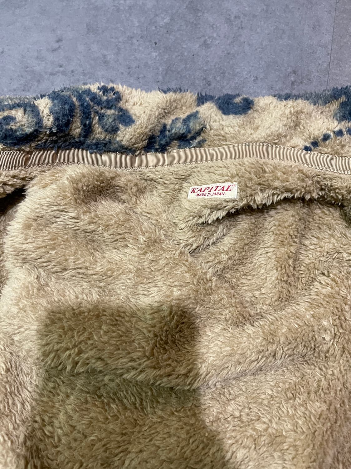 캐피탈 다마스크 패턴 플리스 집 블루존 베이지 상품이미지3