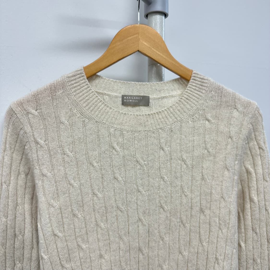 마가렛호웰 캐시미어 울 꽈배기 니트 상품이미지2