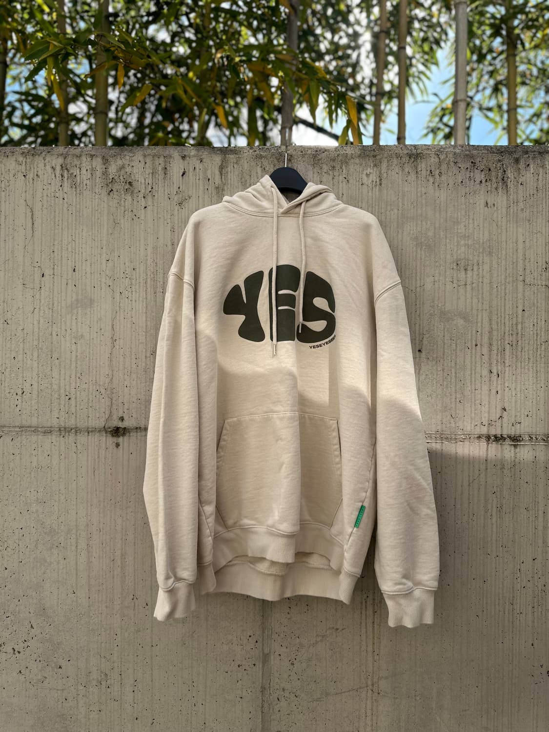 YESEYESEE Oval Logo Hoodie 상품이미지1