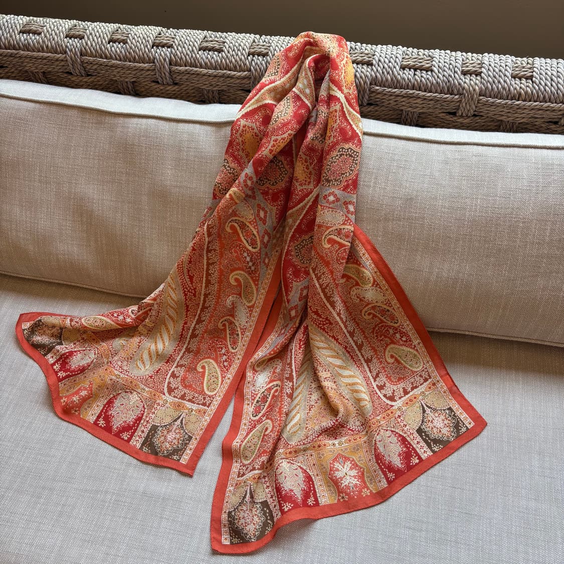 닥스(DAKS) 페이즐리 울 실크 혼방 스카프 머플러 상품이미지1