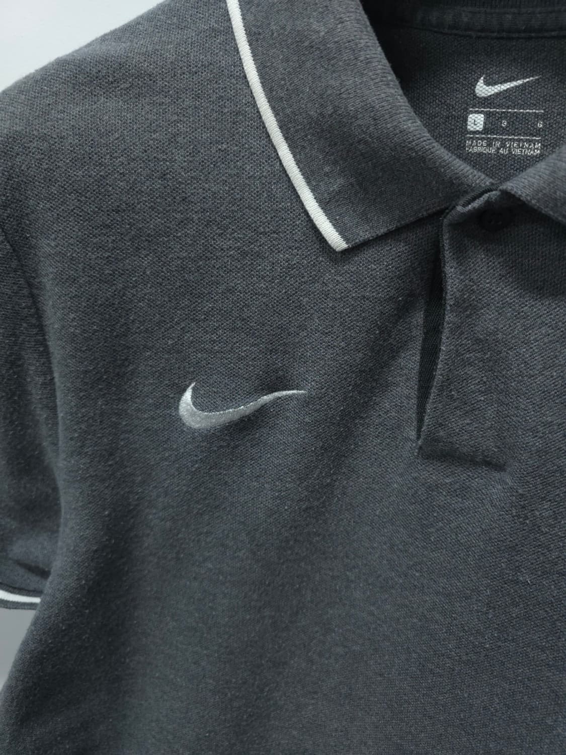 나이키 남성 라인 배색 반팔 카라티 차콜 (100) 상품이미지4